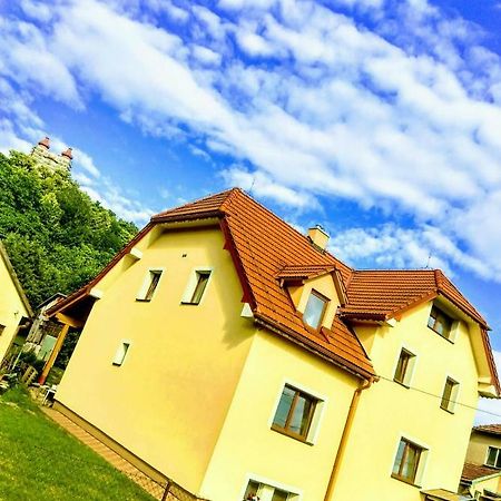 Apartman Pod Kalvariou - Rodinny Dom Банська Штявниця Екстер'єр фото