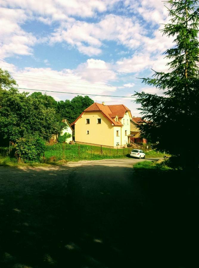 Apartman Pod Kalvariou - Rodinny Dom Банська Штявниця Екстер'єр фото